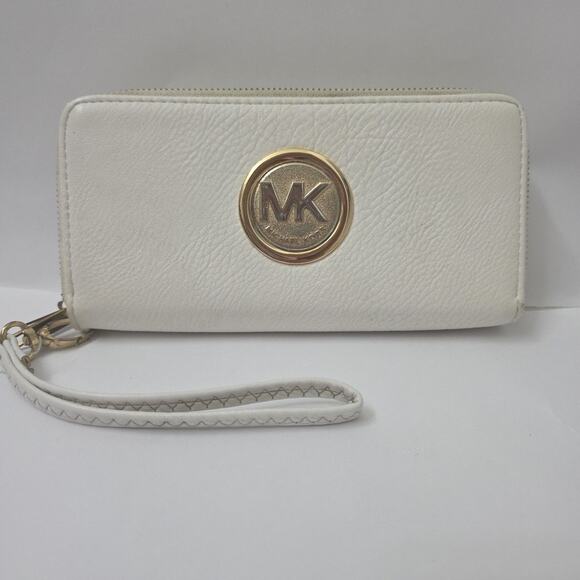 Michael Kors FULTON 7”x4” Leather Phone Case Wallet Wristlet Zip Around CREAM - Picture 1 of 10